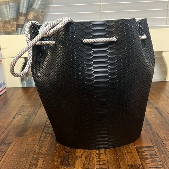 Melissa Bag faux Black Snakeskin Bucket + Baja East Drawstring - Picture 8 of 15
